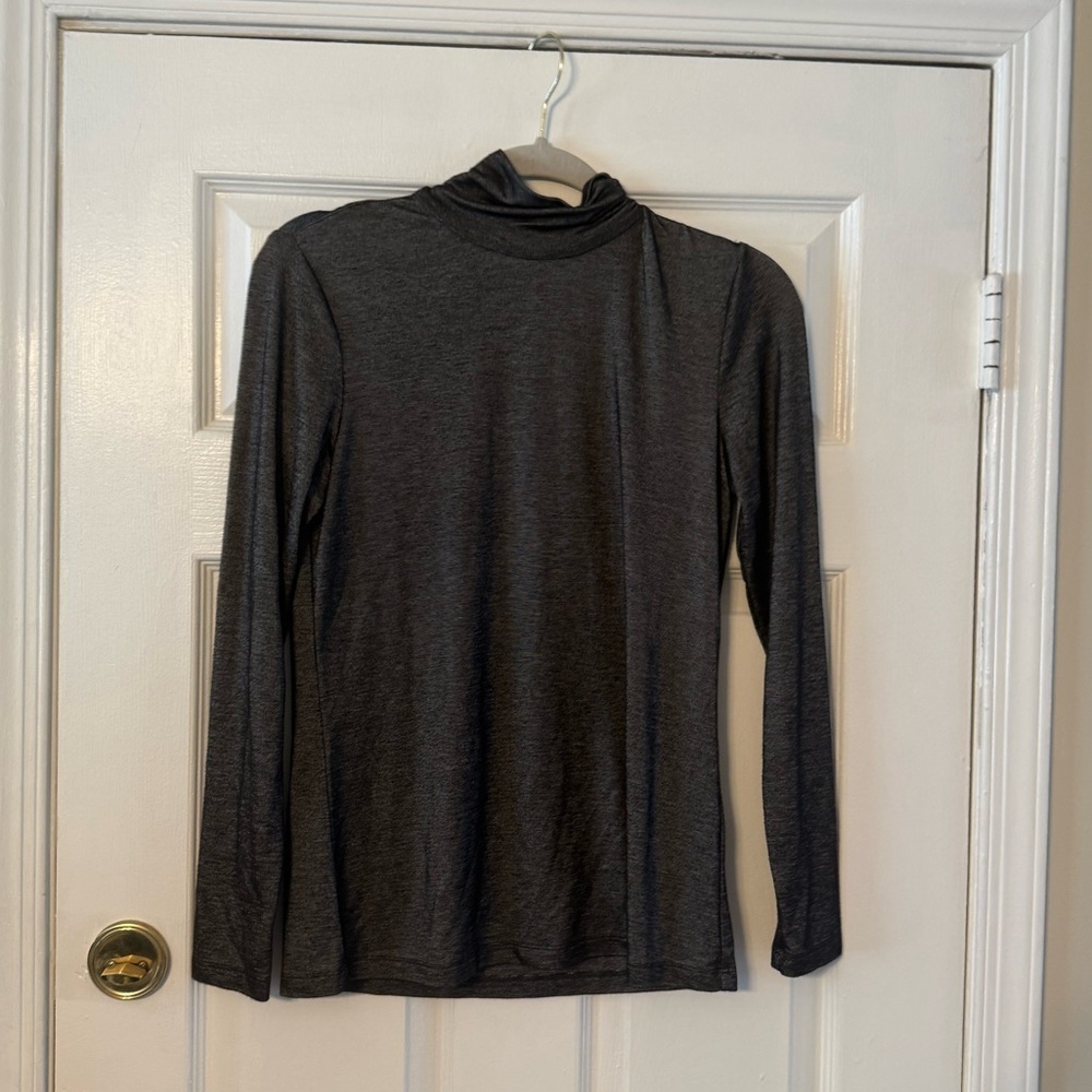 Classic Women's Charcoal Gray Turtleneck Long-Sleeve Top
